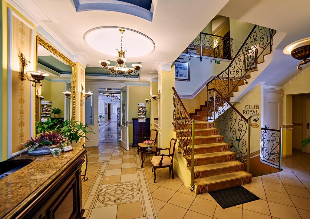 Villa Royal Ostrów Wielkopolski Buitenkant foto