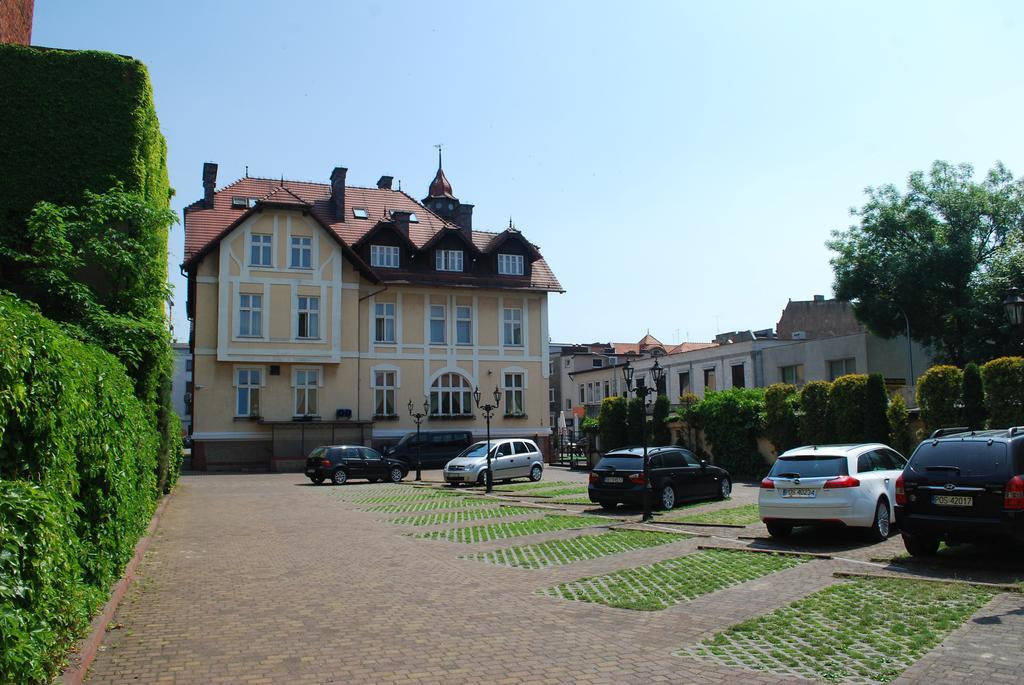 Villa Royal Ostrów Wielkopolski Buitenkant foto
